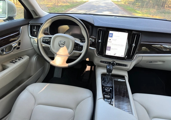 Volvo S90 cena 119900 przebieg: 55200, rok produkcji 2017 z Kostrzyn nad Odrą małe 232